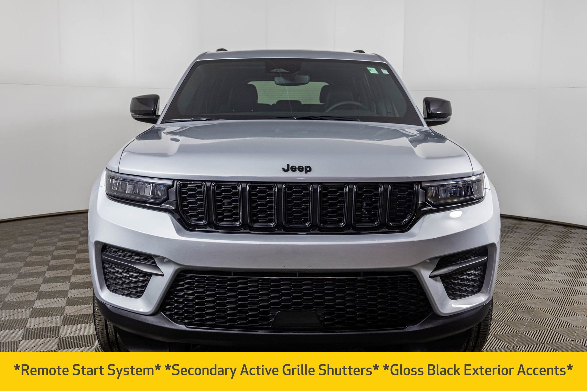 Used 2023 Jeep Grand Cherokee Altitude image 11