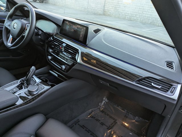 Used 2020 BMW 530e image 23