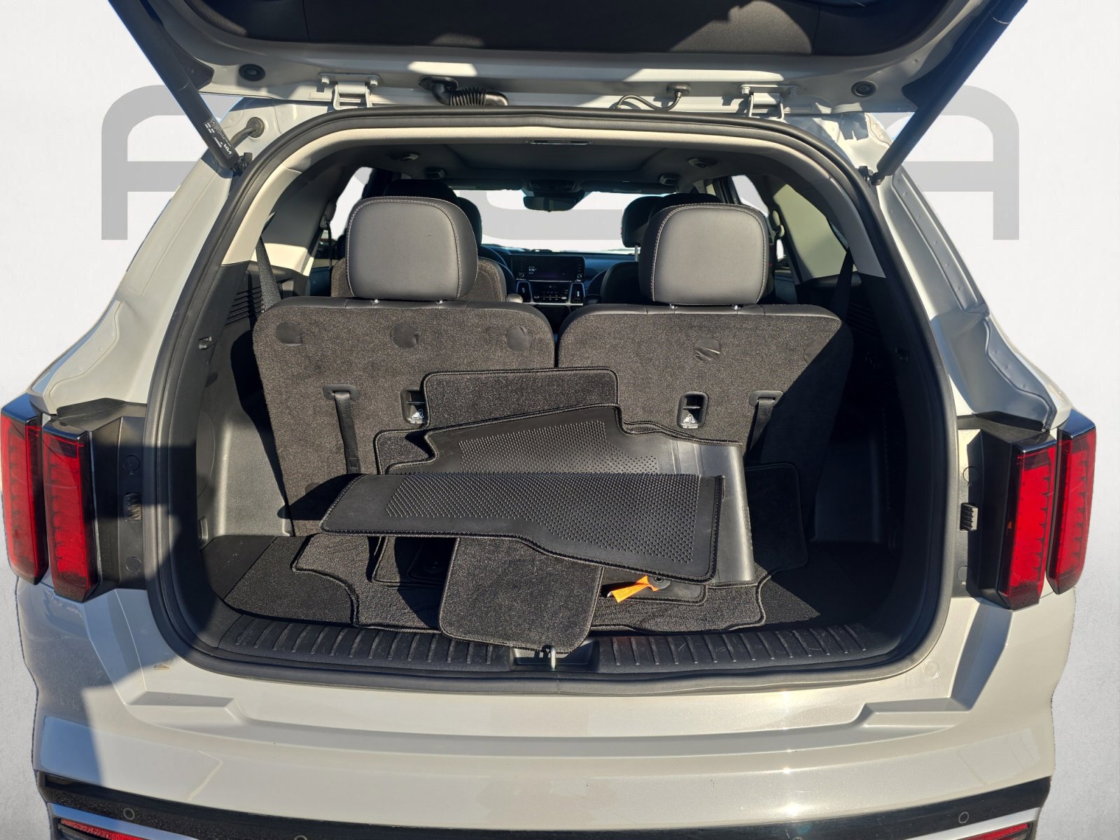 Used 2022 Kia Sorento EX w/ Panoramic Sunroof Package image 12