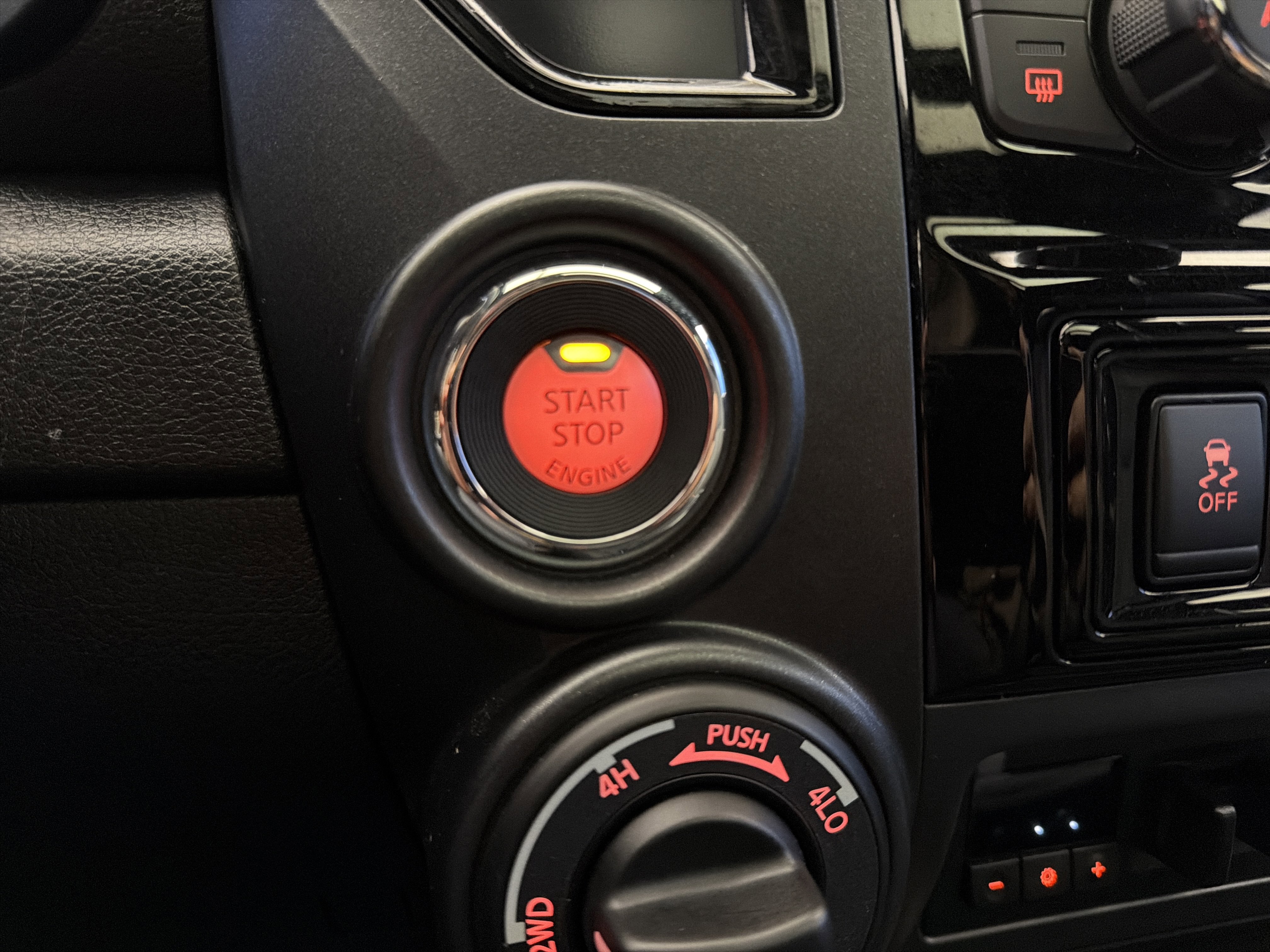 Used 2023 Nissan Titan PRO-4X w/ Pro-4x Convenience Package image 25