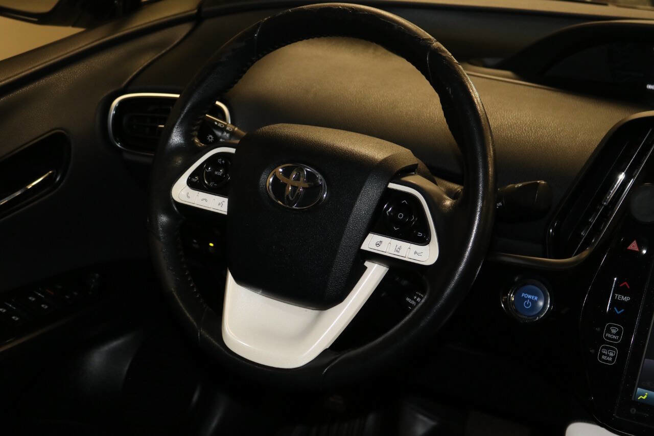Used 2017 Toyota Prius Prime Advanced image 19