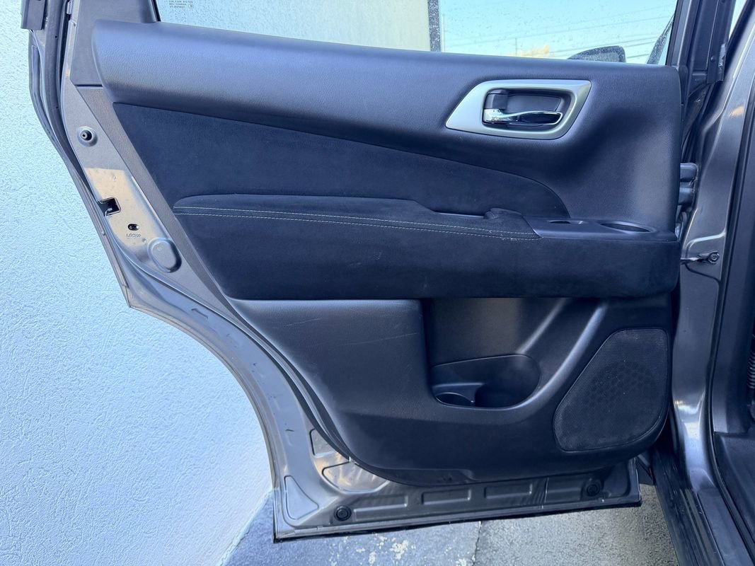 Used 2016 Nissan Pathfinder S image 24