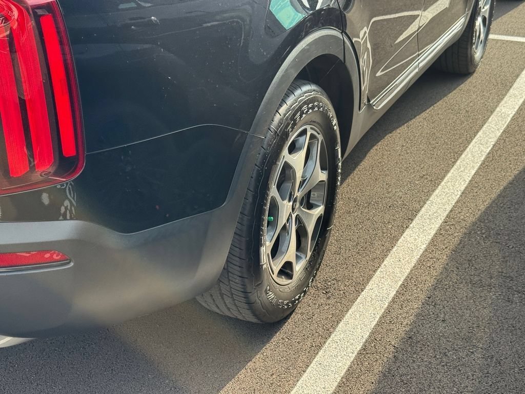 Used 2020 Kia Telluride EX AWD/4WD image 16