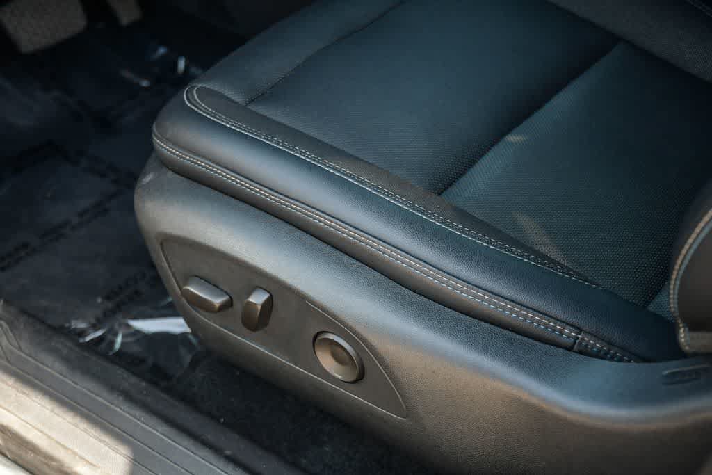 Used 2024 Chevrolet Equinox EV LT FWD image 25