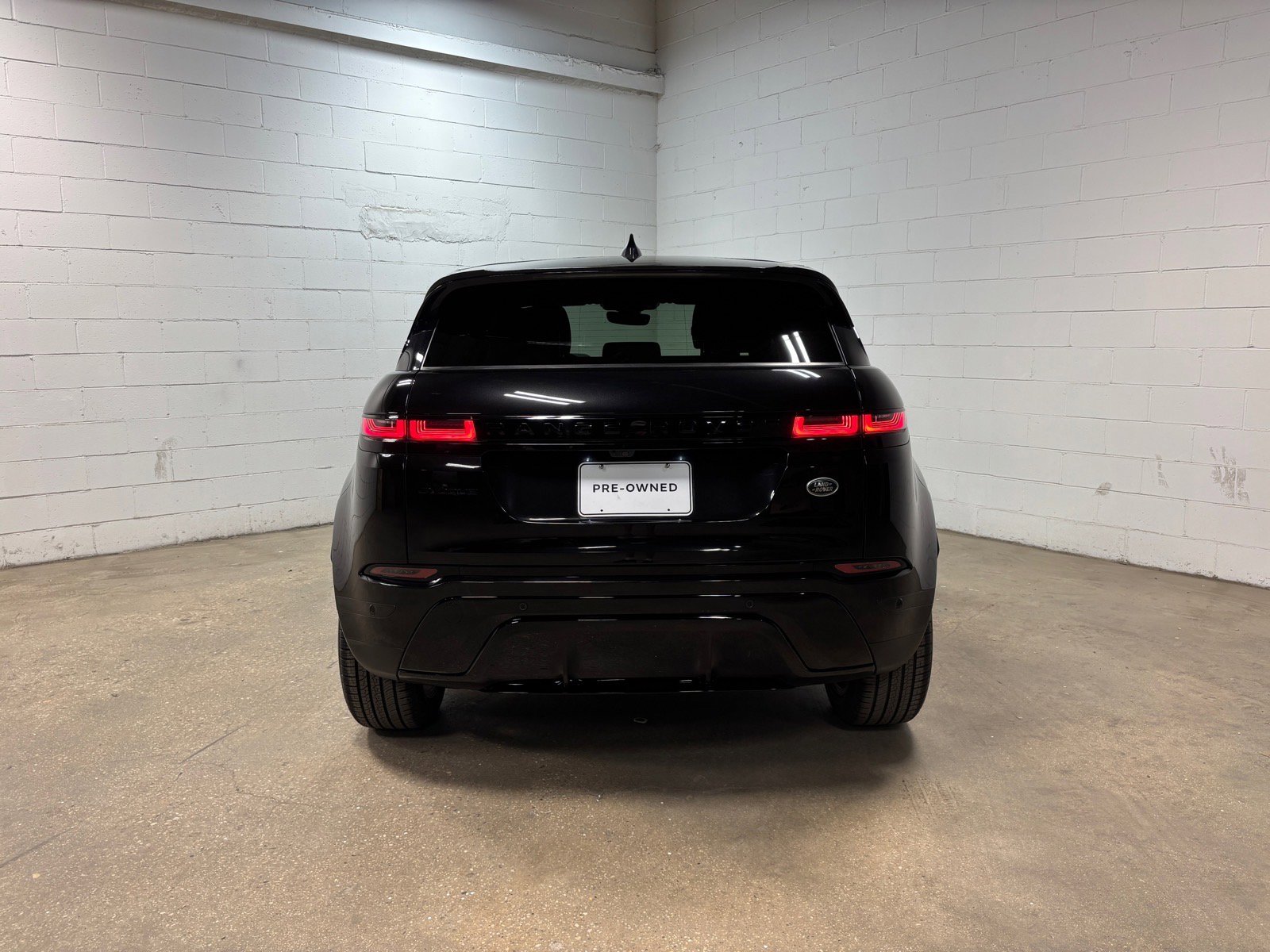 Used 2023 Land Rover Range Rover Evoque S AWD/4WD image 8
