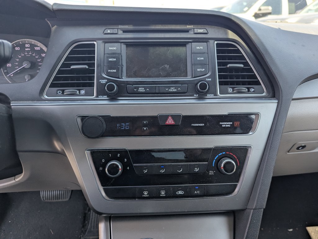 Used 2015 Hyundai Sonata SE w/ Option Group 09 FWD image 15