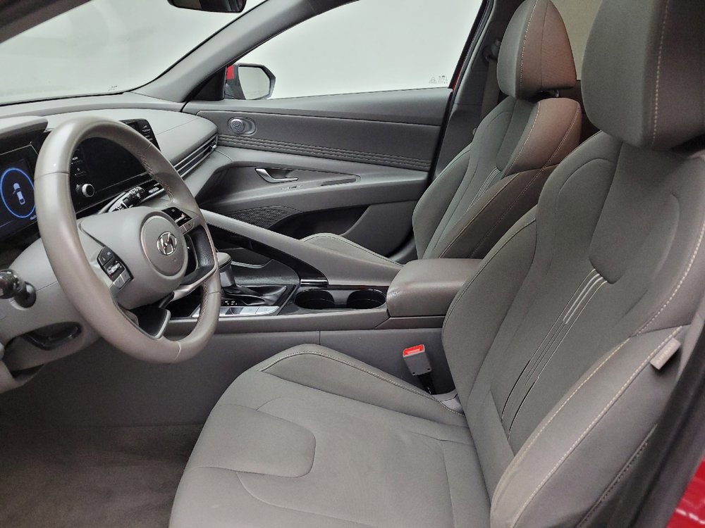 Used 2022 Hyundai Elantra SEL w/ Convenience + Premium Package image 17