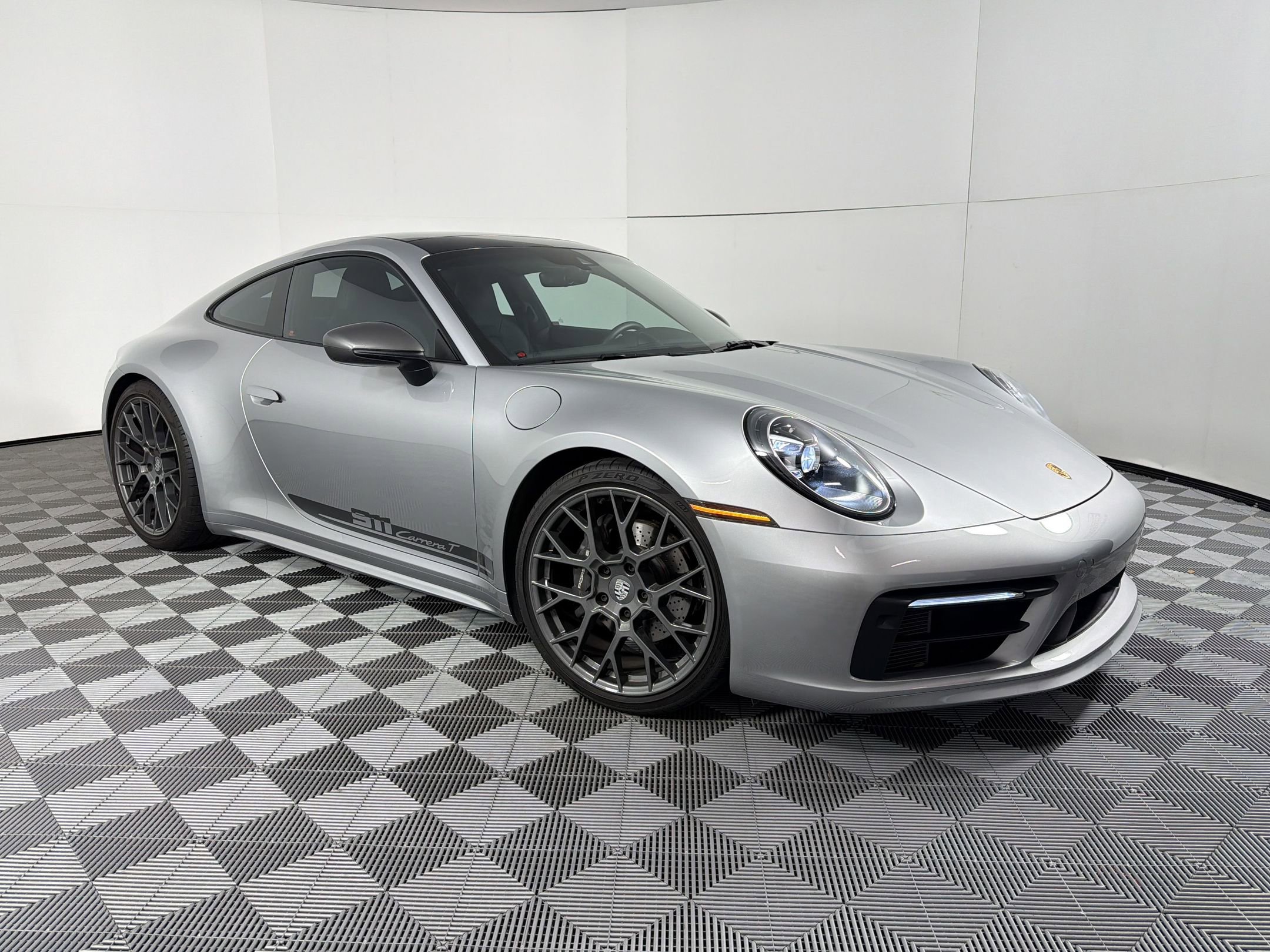 Certified 2024 Porsche 911 Carrera T RWD image 7