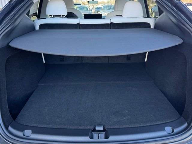Used 2023 Tesla Model Y Long Range image 11