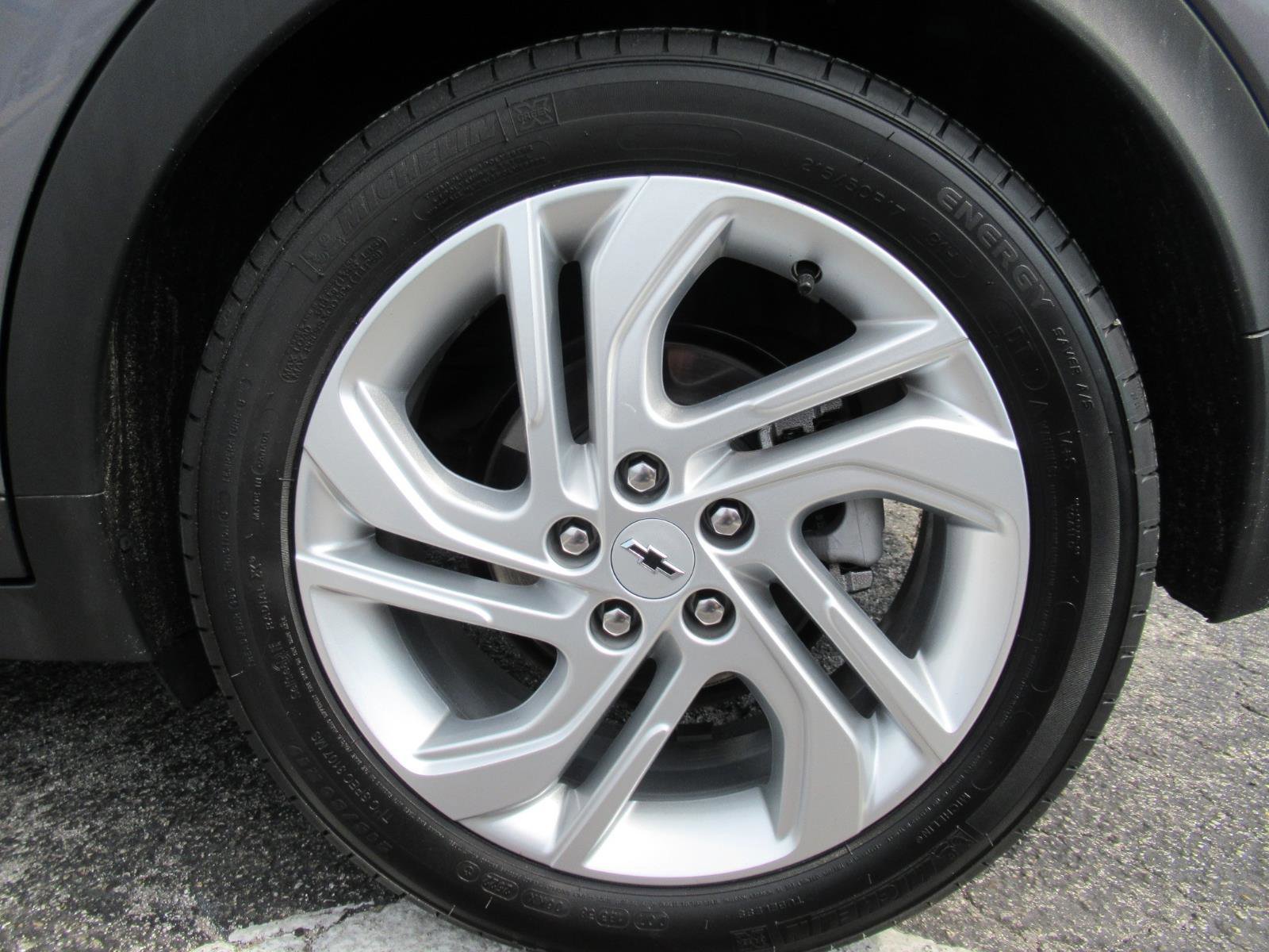 Used 2023 Chevrolet Bolt LT FWD image 8