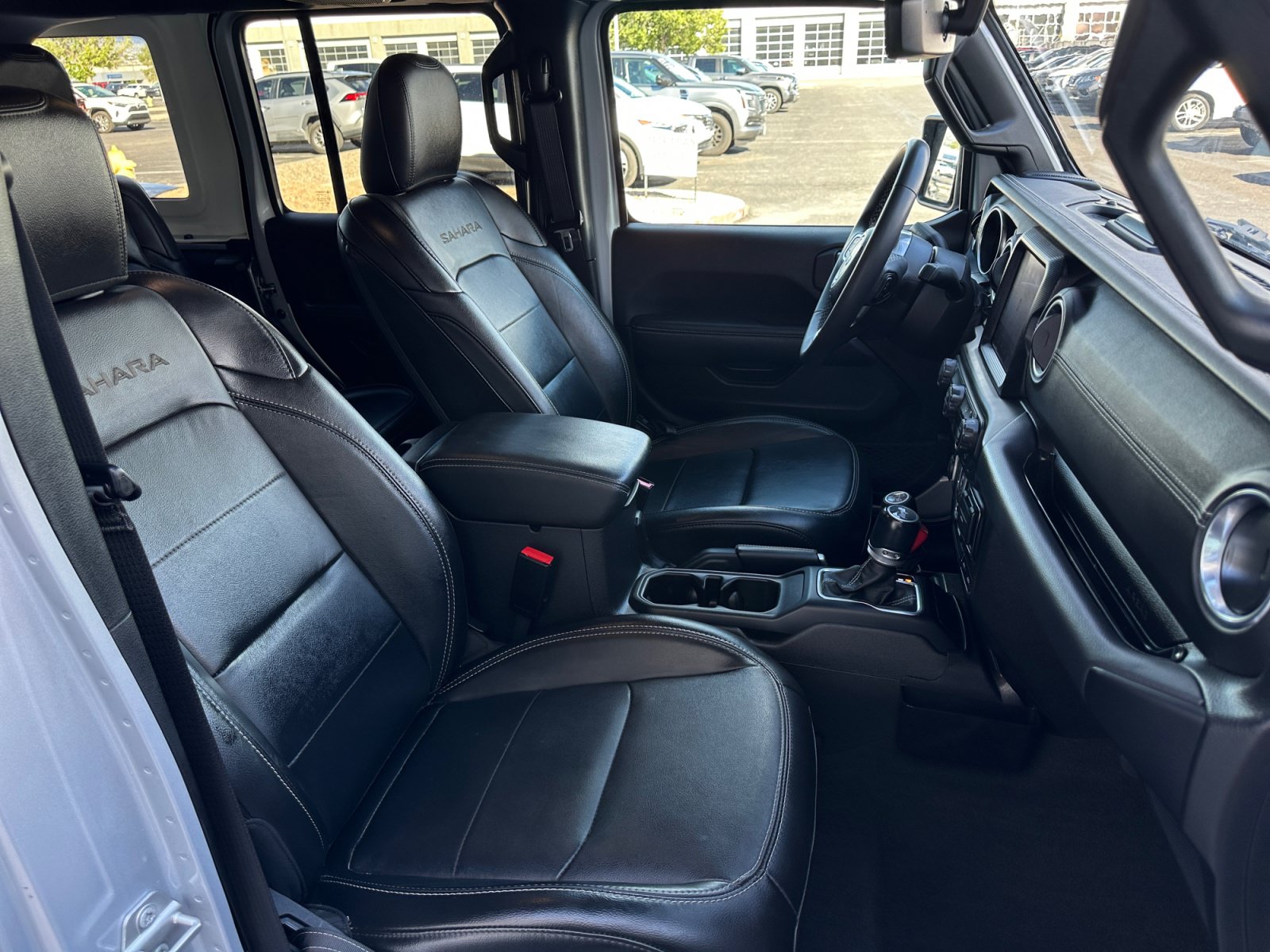 Used 2023 Jeep Wrangler Unlimited Sahara AWD/4WD image 32