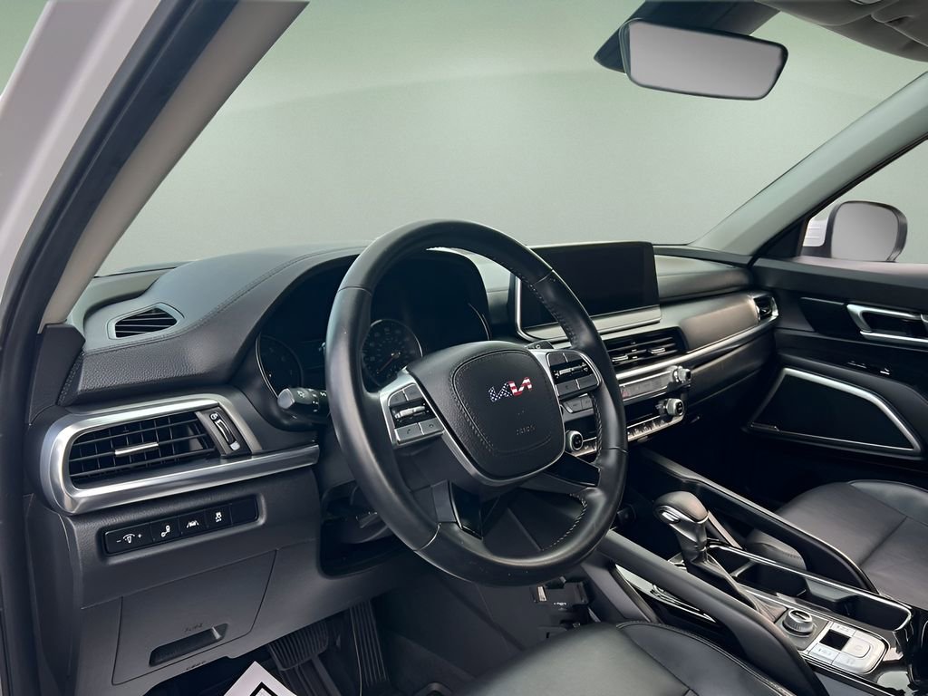 Used 2022 Kia Telluride LX image 10