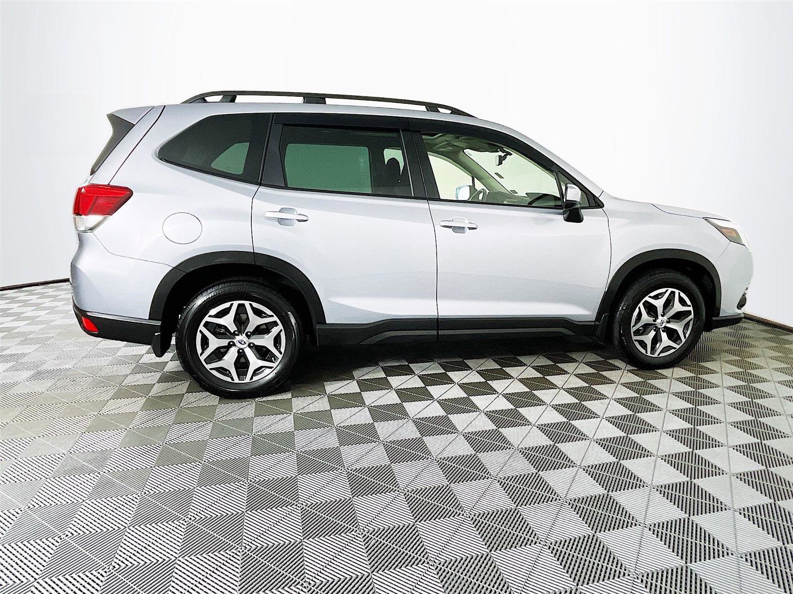 Used 2023 Subaru Forester Premium image 11