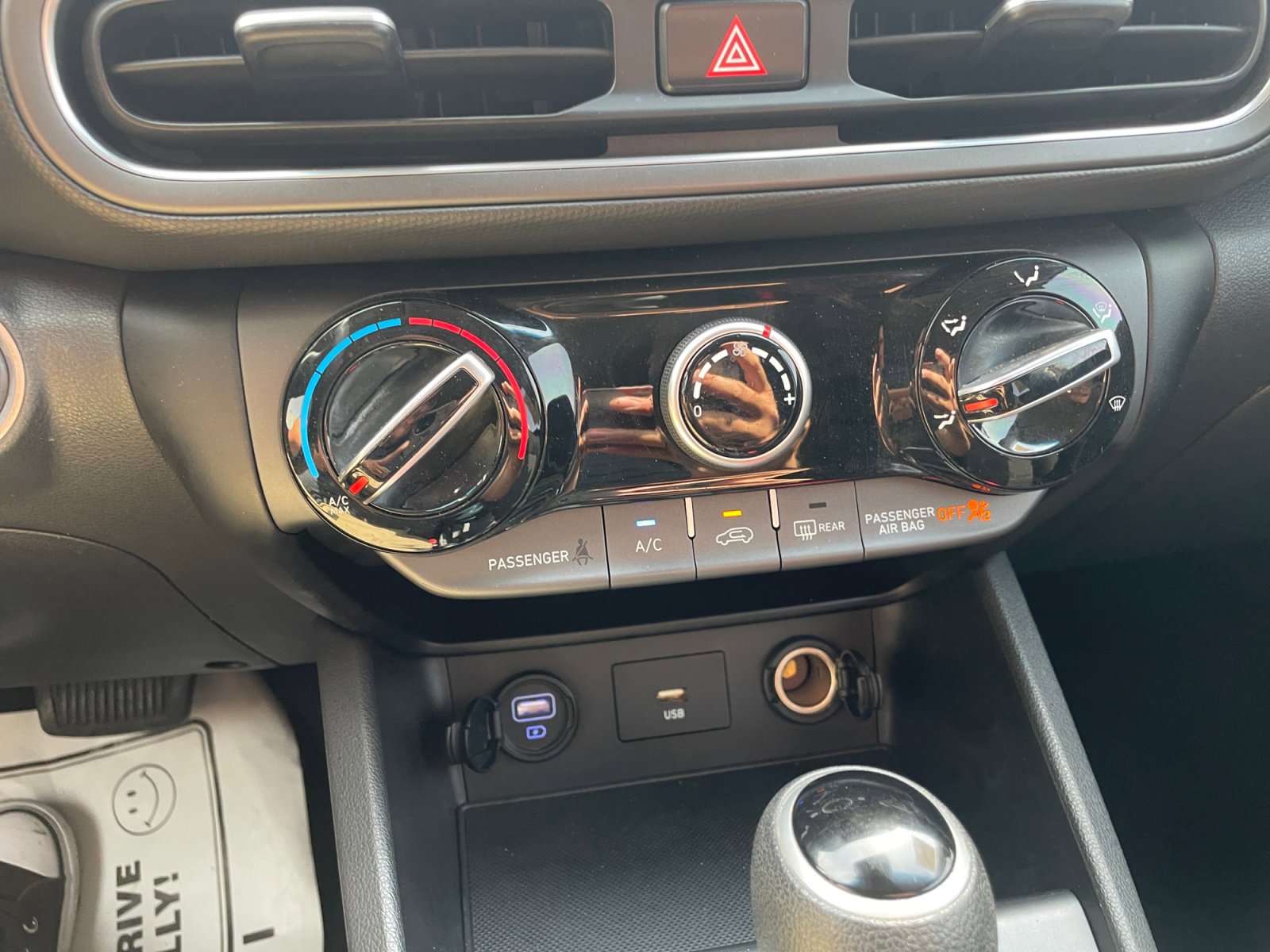 Used 2022 Hyundai Kona SEL image 25