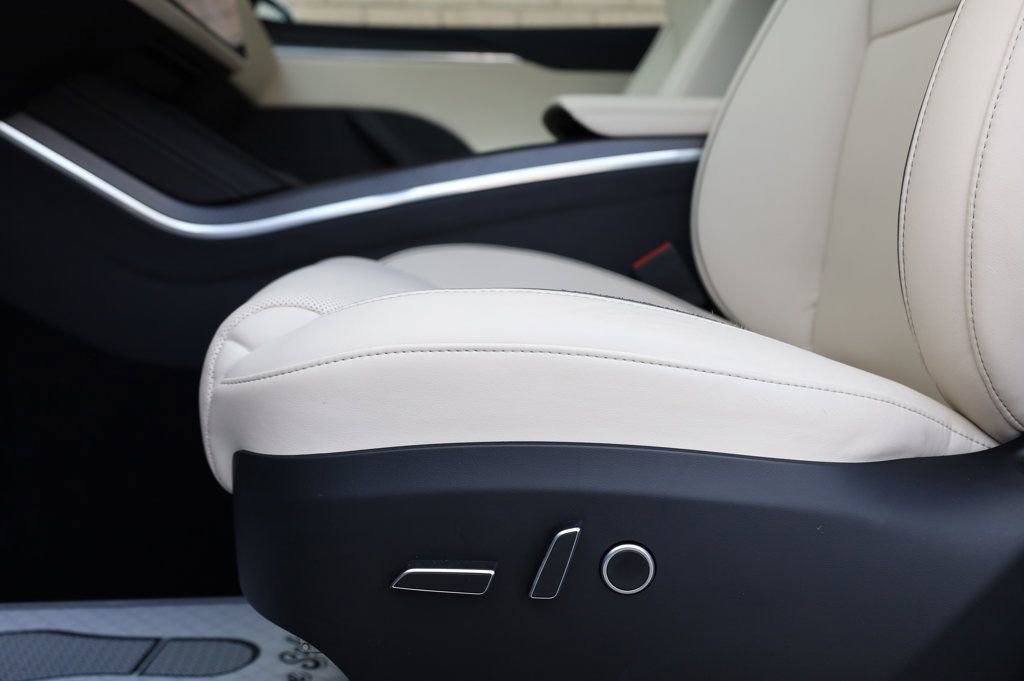 Used 2022 Tesla Model X Plaid image 20