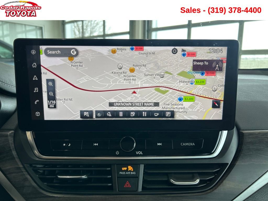 Used 2024 Nissan Altima 2.5 SV w/ SV Premium Package image 16