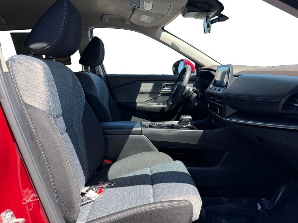 Used 2023 Nissan Rogue SV image 17