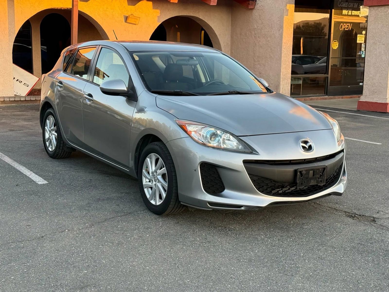 Used 2012 MAZDA MAZDA3 i Touring image 3