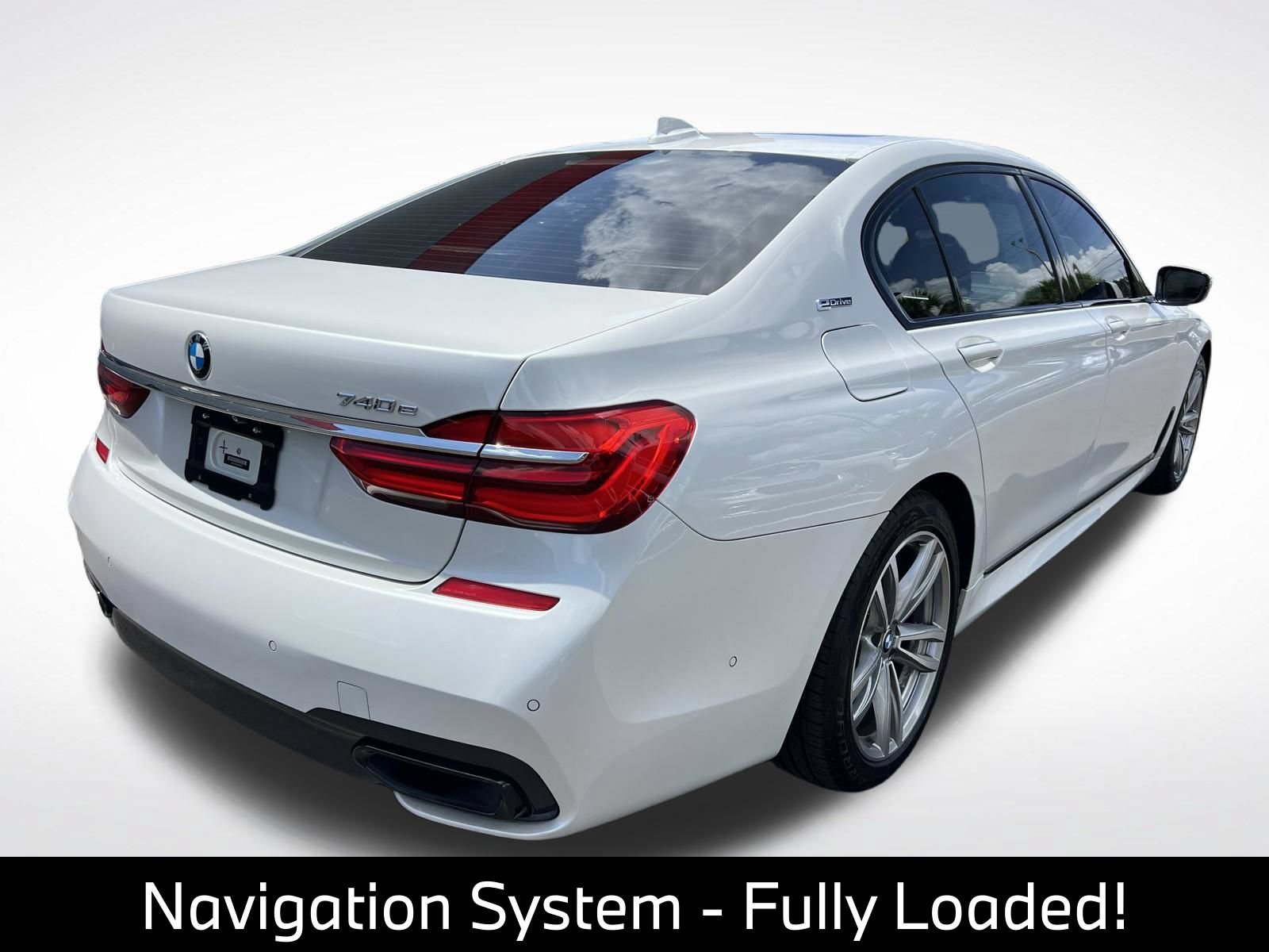 Used 2018 BMW 740e xDrive w/ M Sport Package AWD/4WD image 10