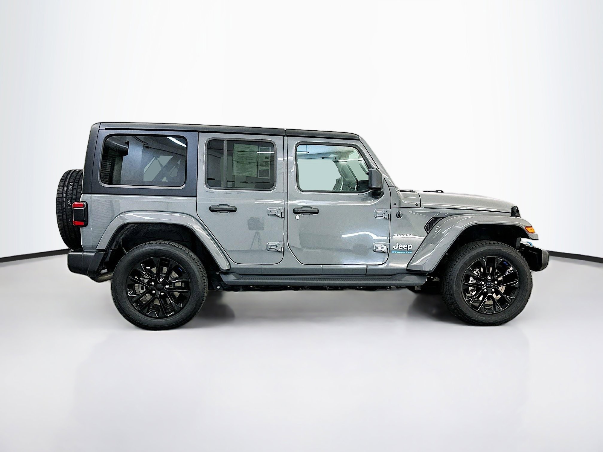 Used 2023 Jeep Wrangler Sahara image 10