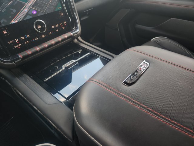 Used 2025 GMC Yukon AT4 Ultimate AWD/4WD image 18