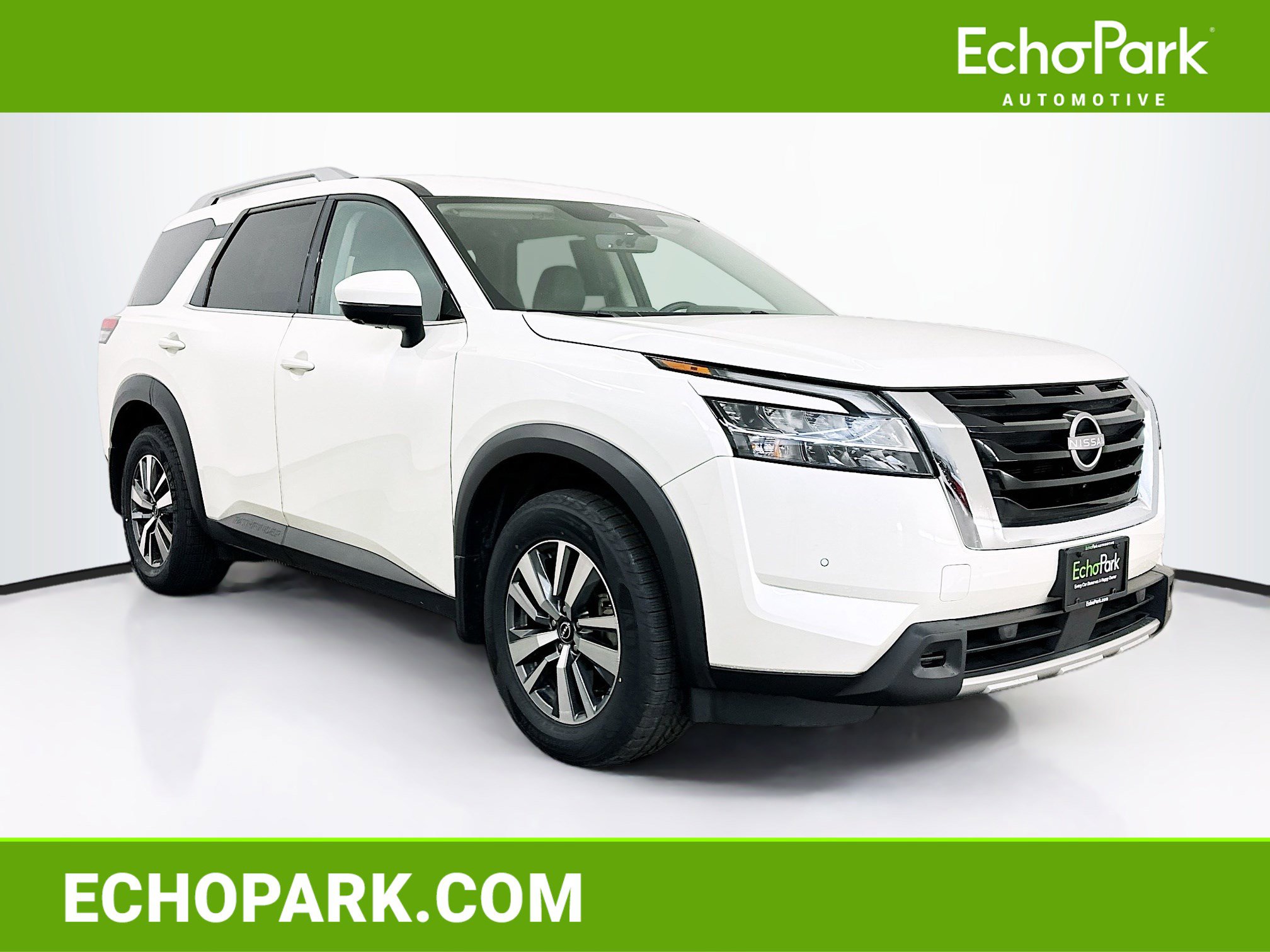 Used 2024 Nissan Pathfinder SL image 1