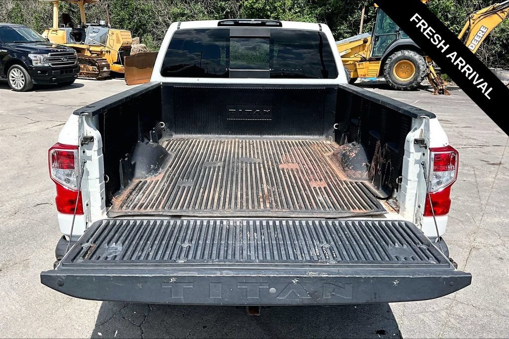 Used 2017 Nissan Titan S AWD/4WD image 14