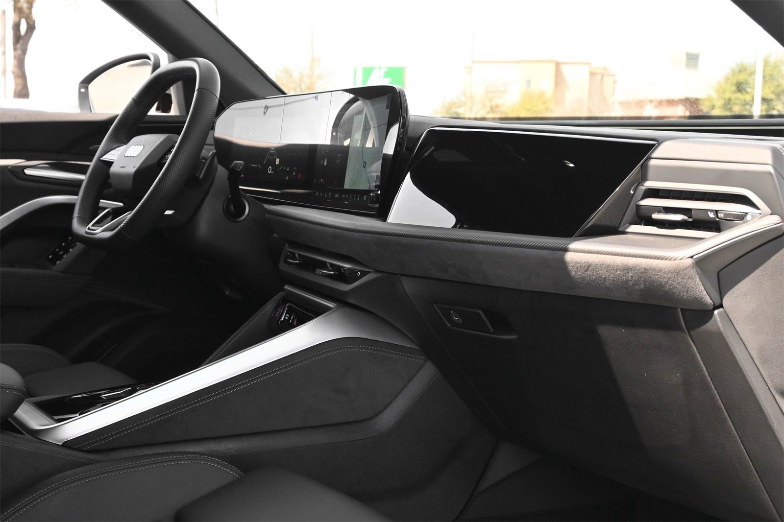 Certified 2025 Audi SQ5 Premium Plus w/ Premium Plus Package image 21