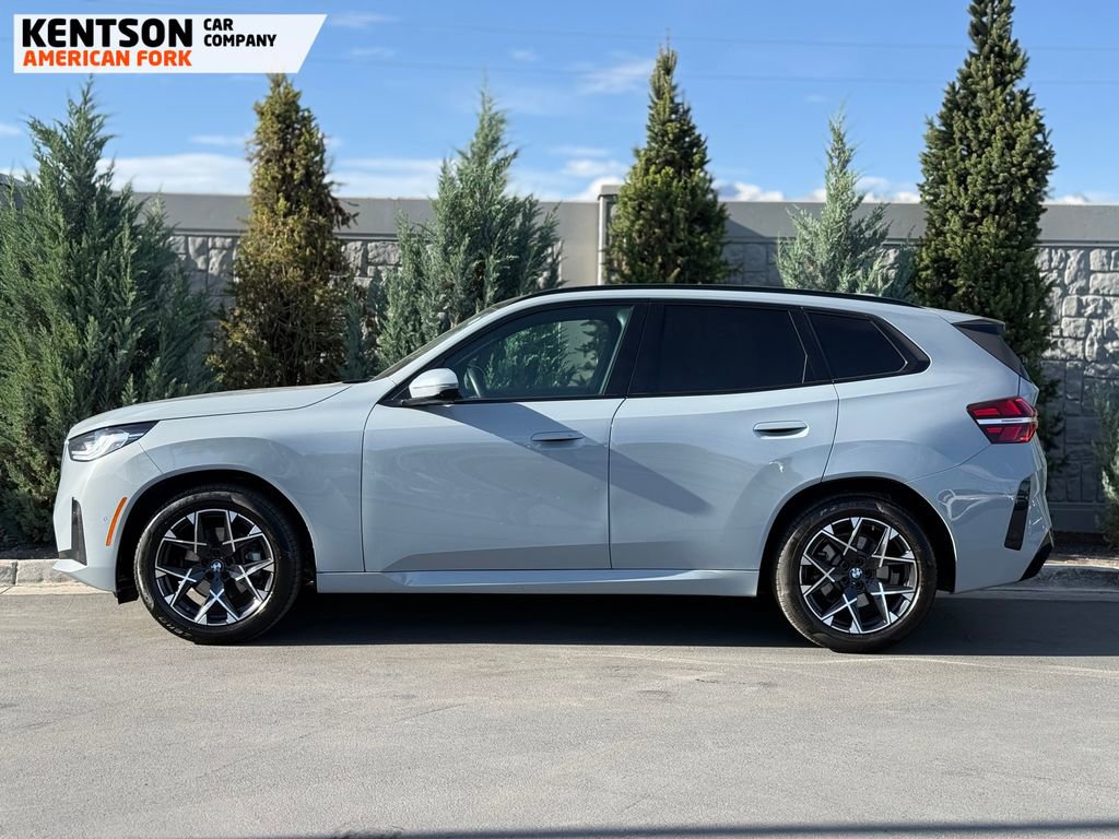 Used 2025 BMW X3 xDrive30i AWD/4WD image 4