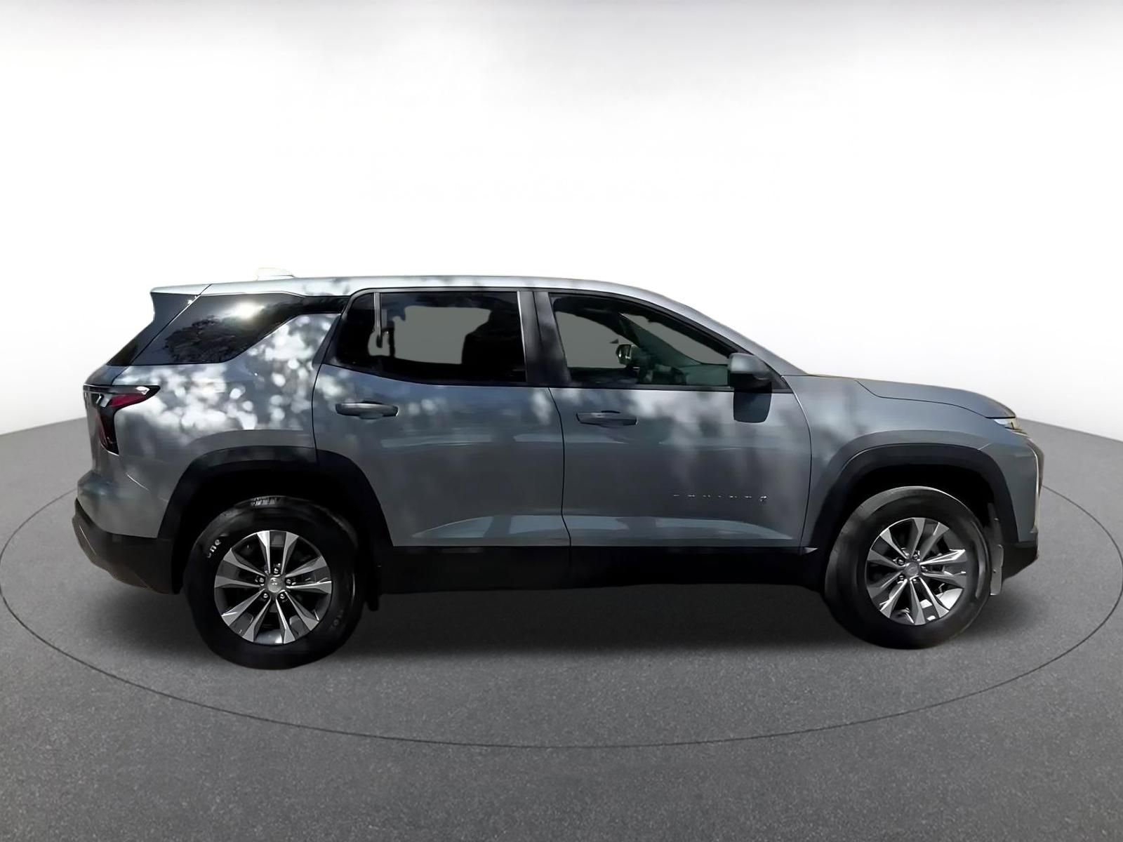 Used 2025 Chevrolet Equinox LT FWD image 16
