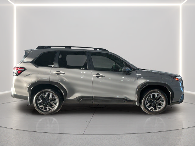 Used 2025 Subaru Forester Premium AWD/4WD image 7