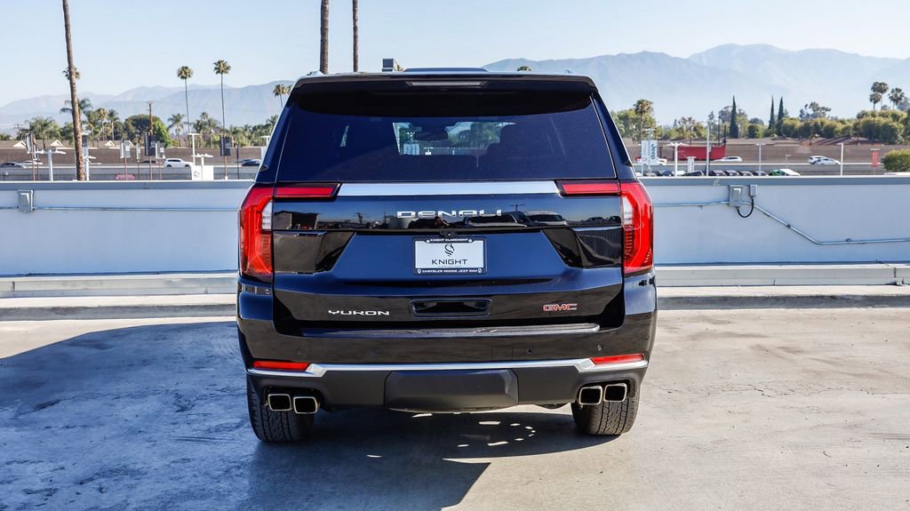 Used 2025 GMC Yukon Denali AWD/4WD image 8