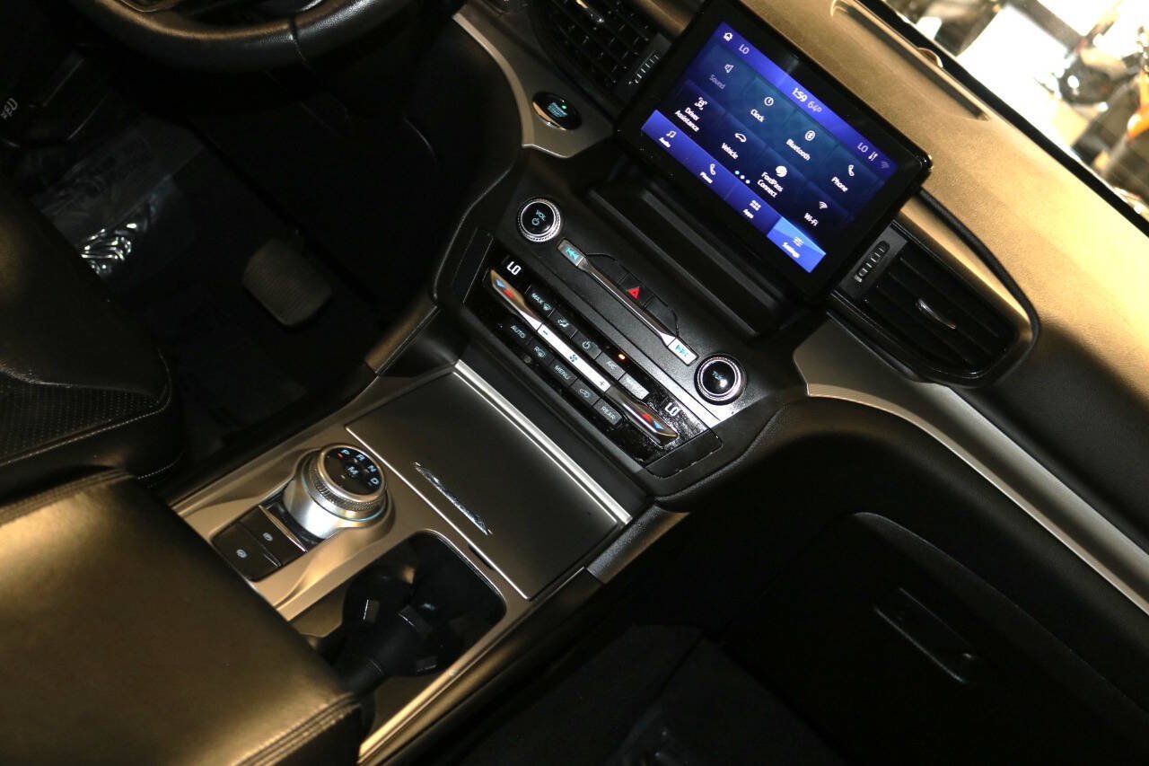 Used 2020 Ford Explorer XLT RWD image 26