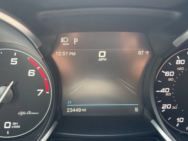 Used 2023 Alfa Romeo Stelvio Veloce AWD/4WD image 28