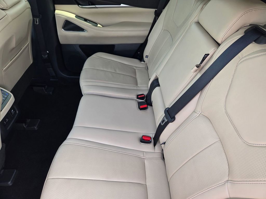 Used 2022 INFINITI QX60 Sensory w/ Vision Package image 9