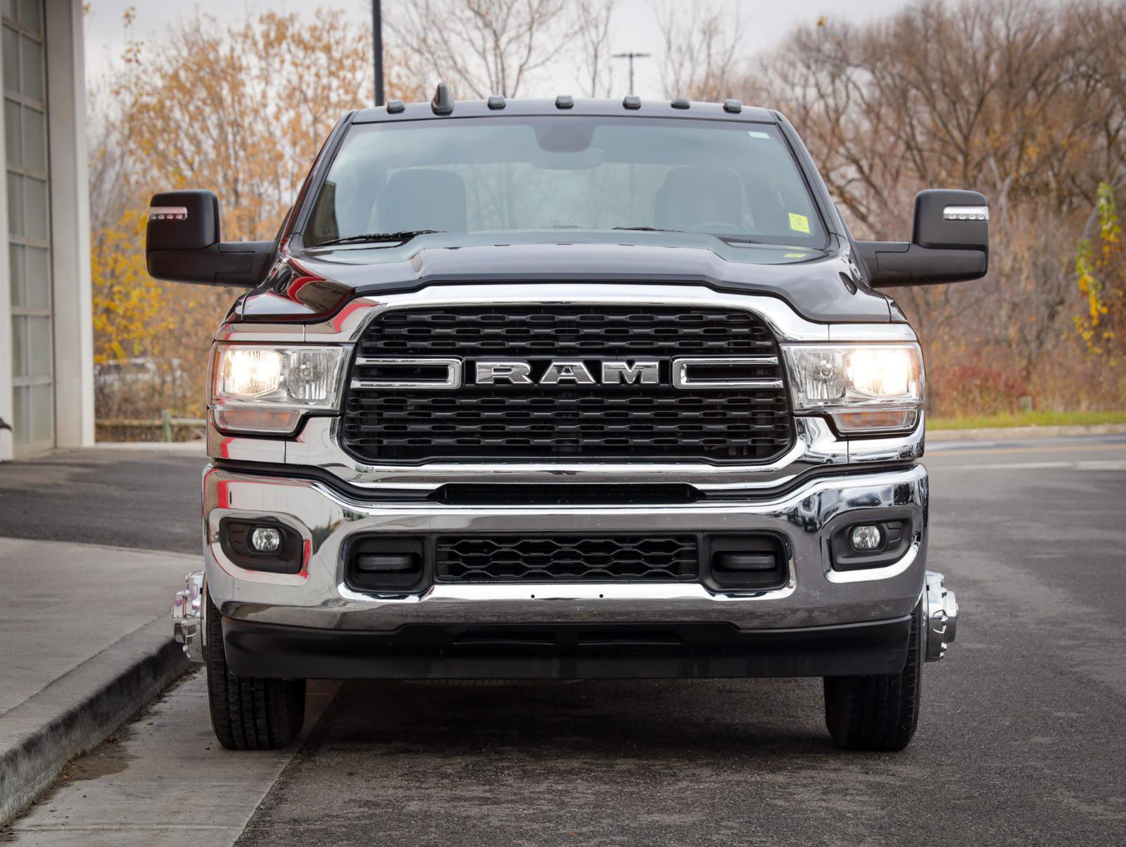 Used 2024 RAM 3500 Big Horn image 9