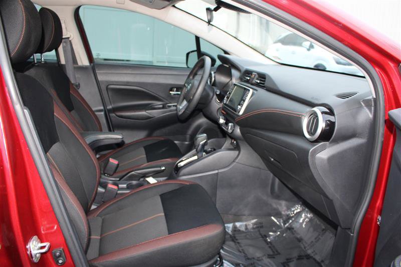 Used 2022 Nissan Versa SR FWD image 11