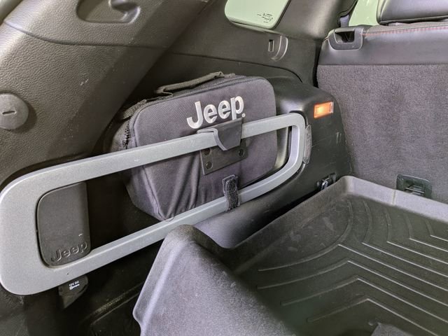 Used 2017 Jeep Cherokee Trailhawk w/ Cold Weather Group image 10