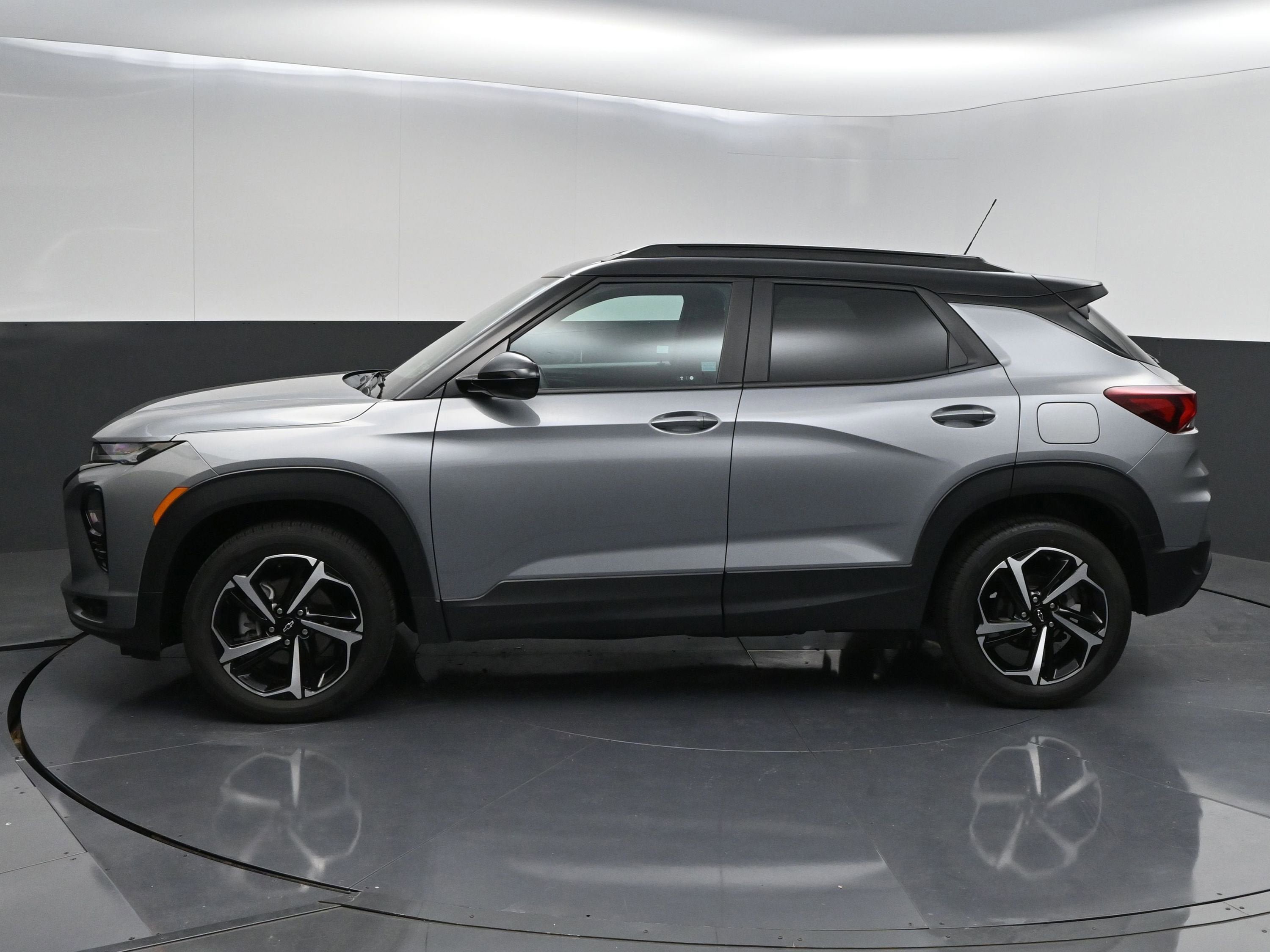 Used 2023 Chevrolet TrailBlazer RS w/ Convenience Package AWD/4WD image 4