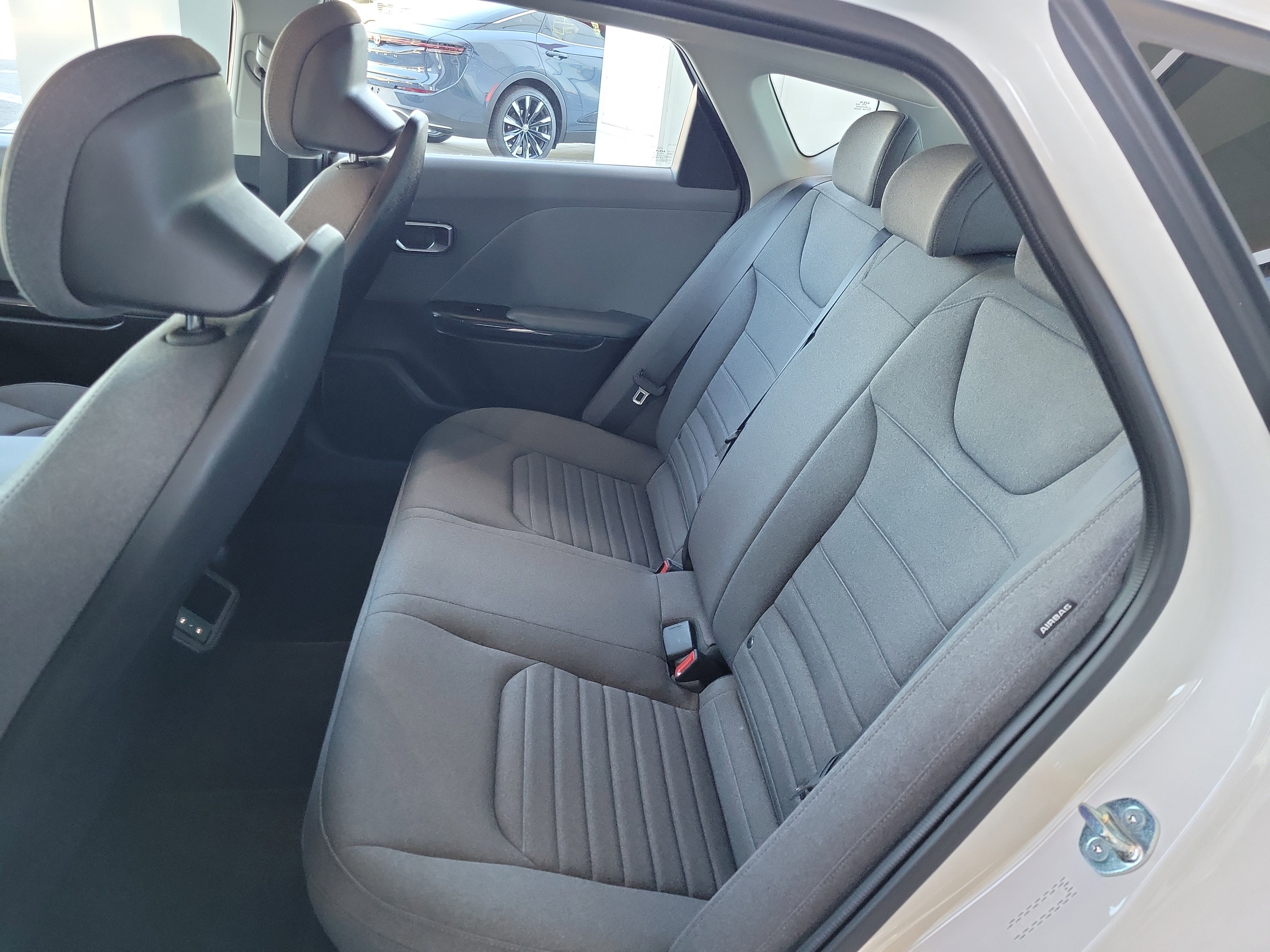 Used 2025 Kia K4 EX image 27