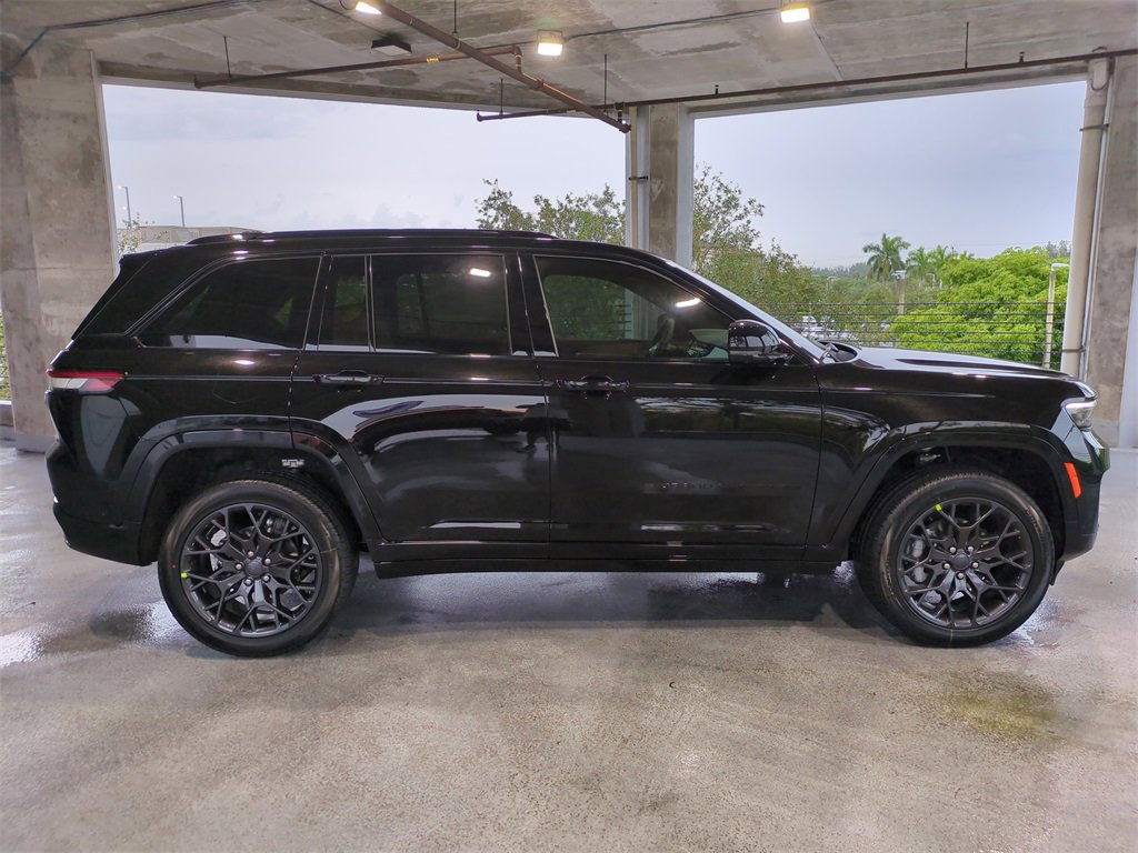 New 2025 Jeep Grand Cherokee Summit image 4
