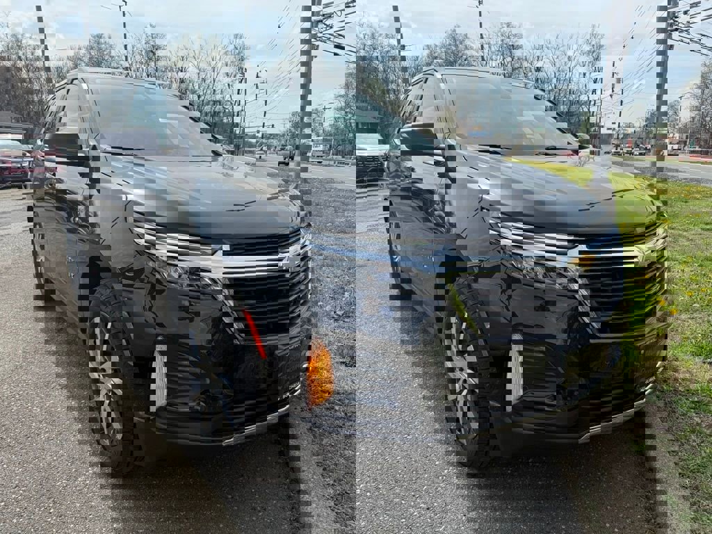 Used 2024 Chevrolet Equinox LT image 3