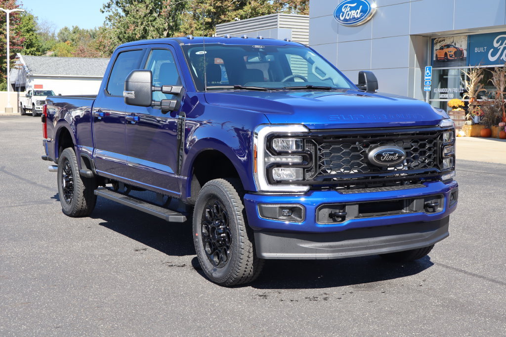 New 2026 Ford F250 XLT w/ XLT Premium Package AWD/4WD image 2