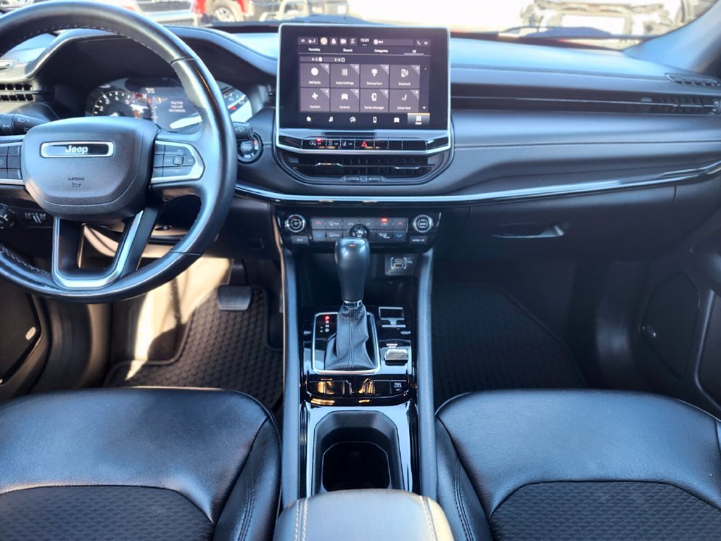 Used 2022 Jeep Compass Latitude w/ Sun and Sound Group AWD/4WD image 14