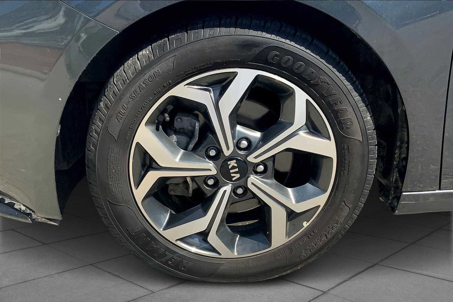 Used 2021 Kia Forte LXS image 9