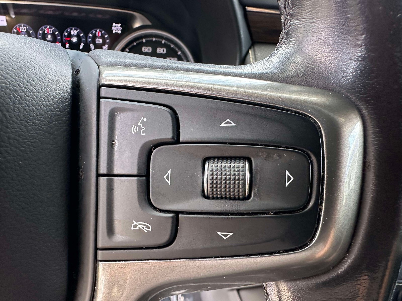 Used 2021 Chevrolet Tahoe Premier AWD/4WD image 16