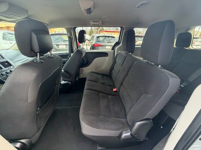 Used 2019 Dodge Grand Caravan SE w/ Rear Park Assist Package image 15