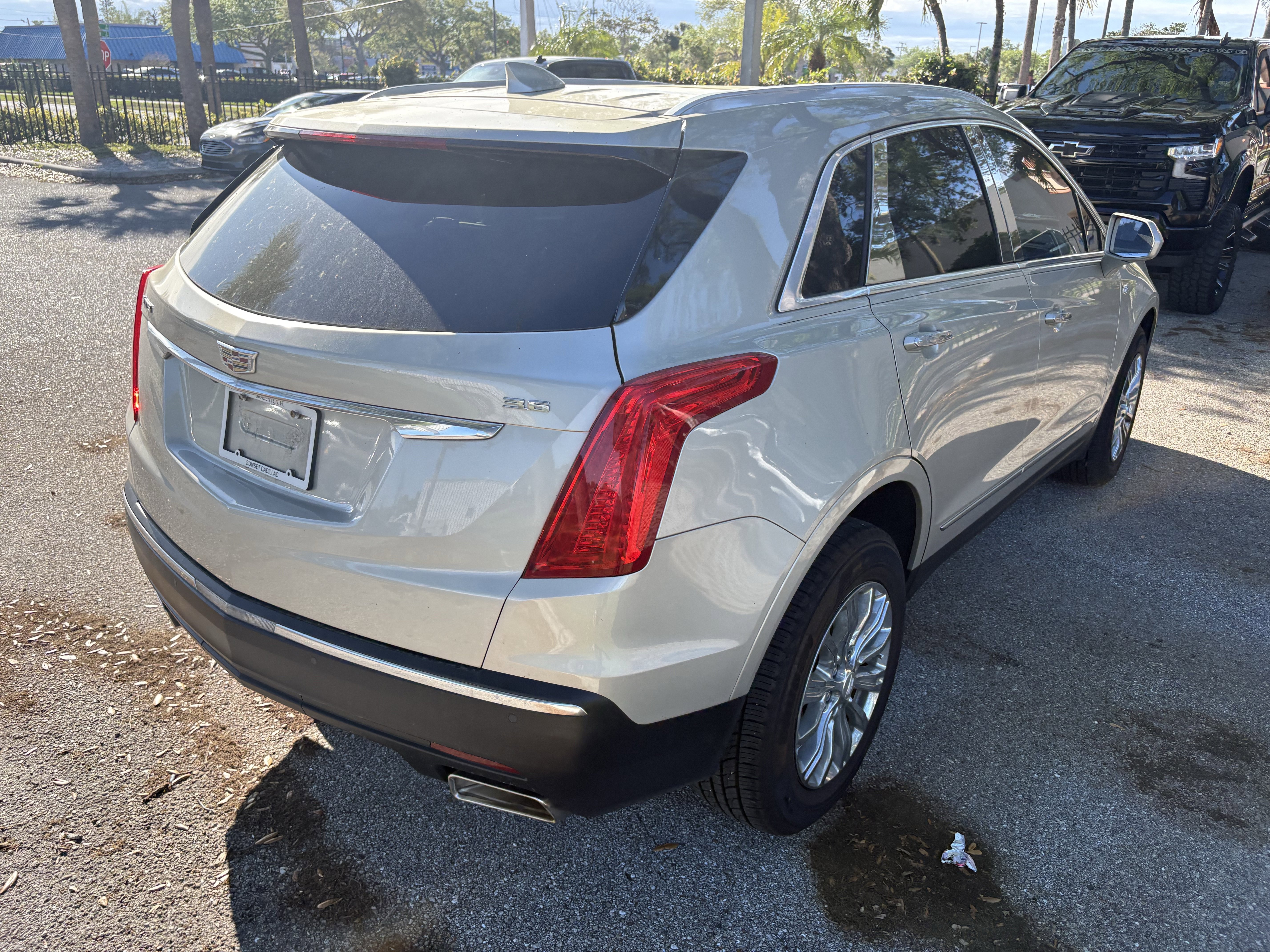 Used 2017 Cadillac XT5 Luxury w/ LPO, Wheel Lock Package image 7