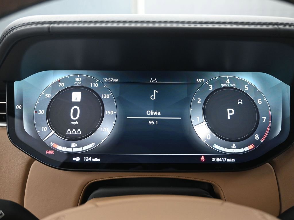Used 2025 Land Rover Range Rover SE AWD/4WD image 15