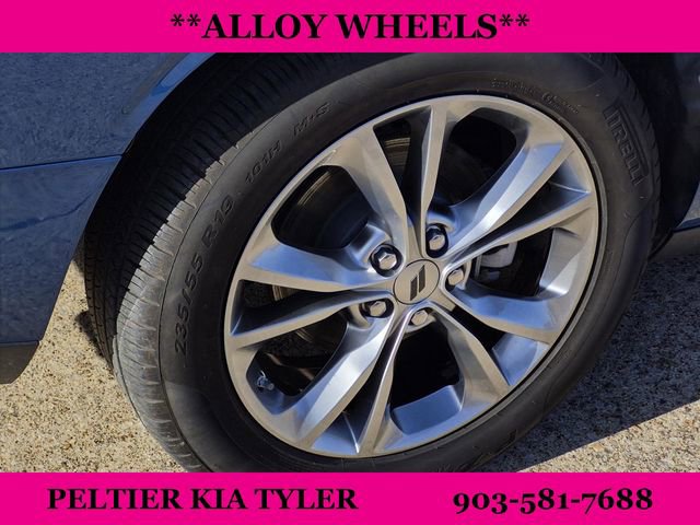 Used 2023 Dodge Challenger SXT image 9